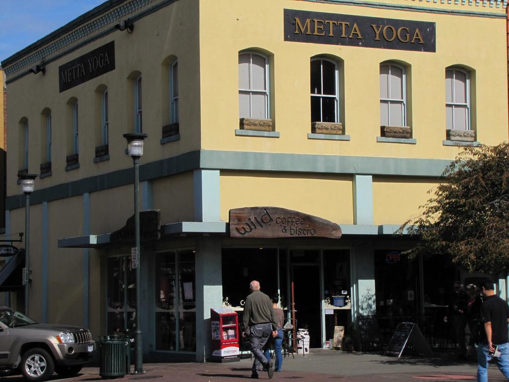 Hi-victoria Hostel