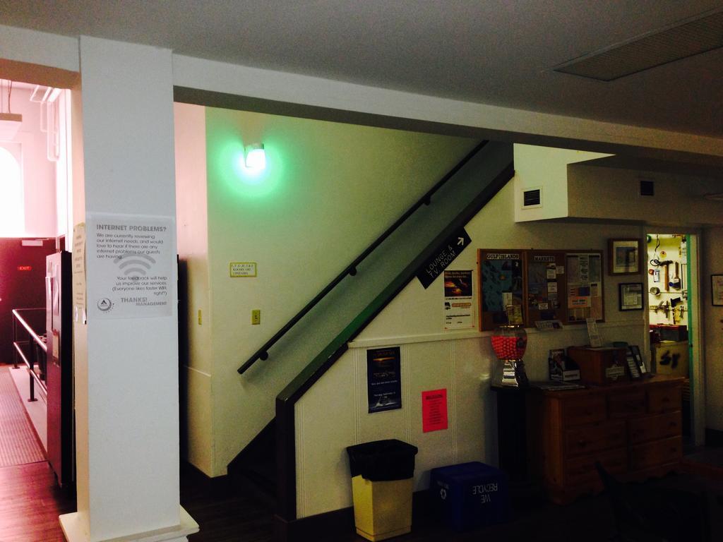 Hi-victoria Hostel