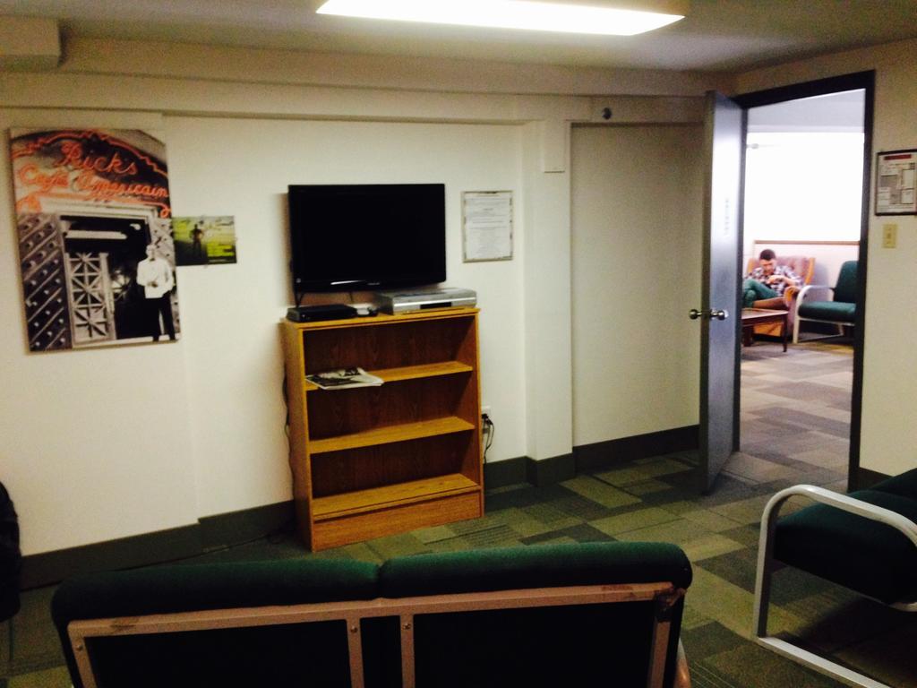 Hi-victoria Hostel